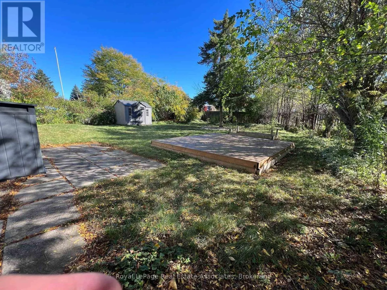 UPPER - 222 COLUMBIA DRIVE