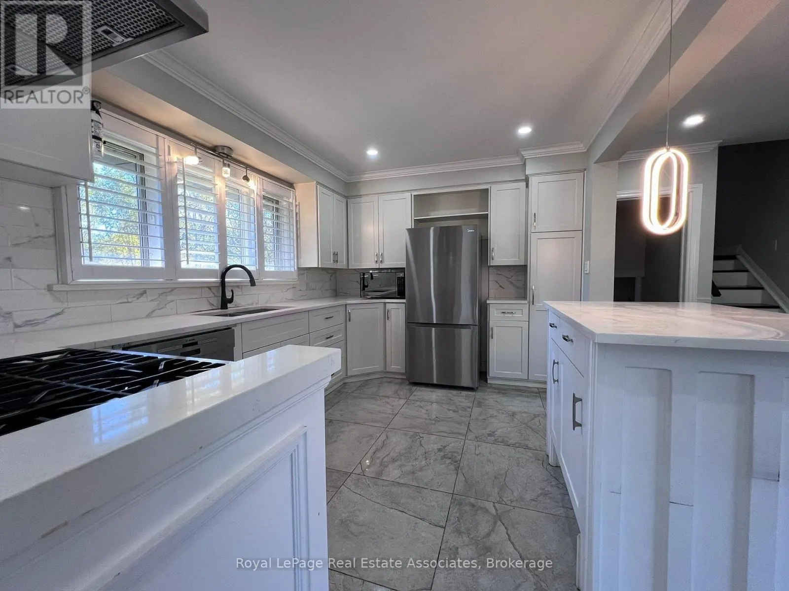UPPER - 222 COLUMBIA DRIVE