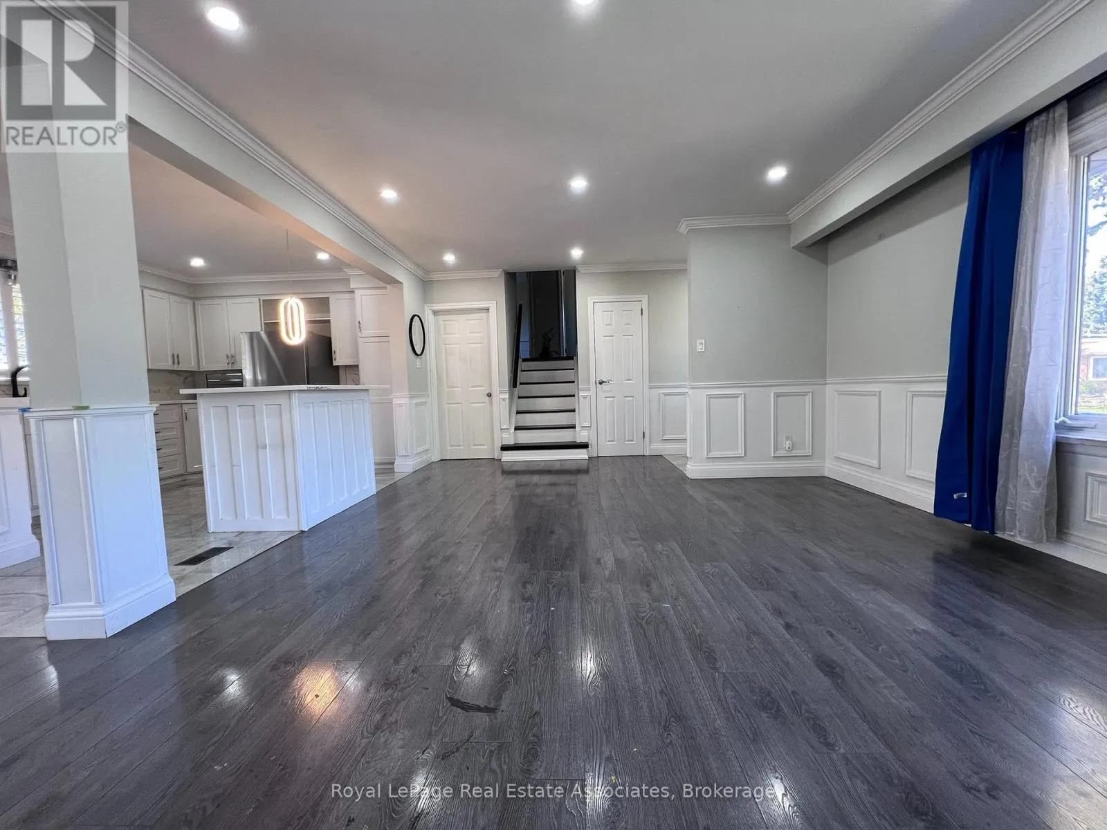 UPPER - 222 COLUMBIA DRIVE