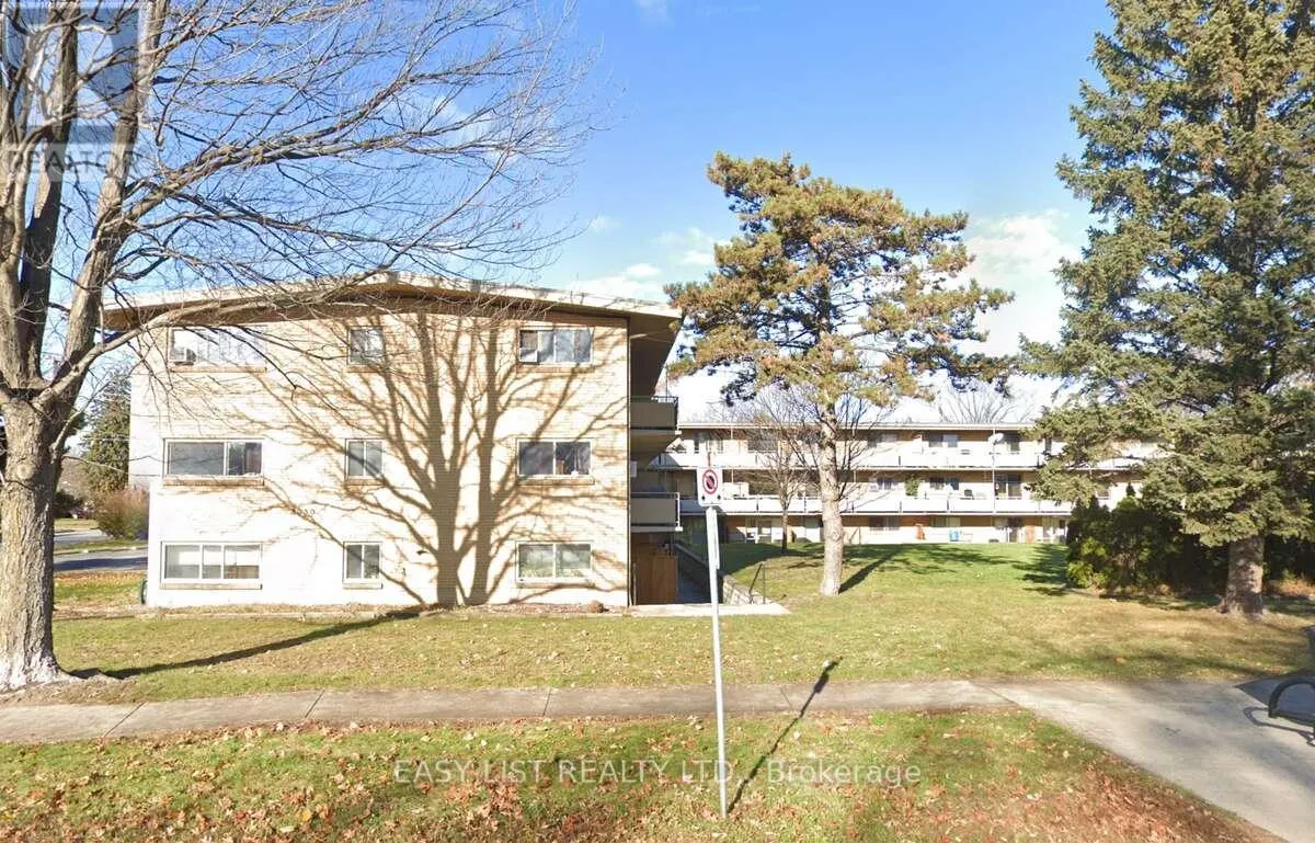 27 - 8650 WYANDOTTE STREET E
