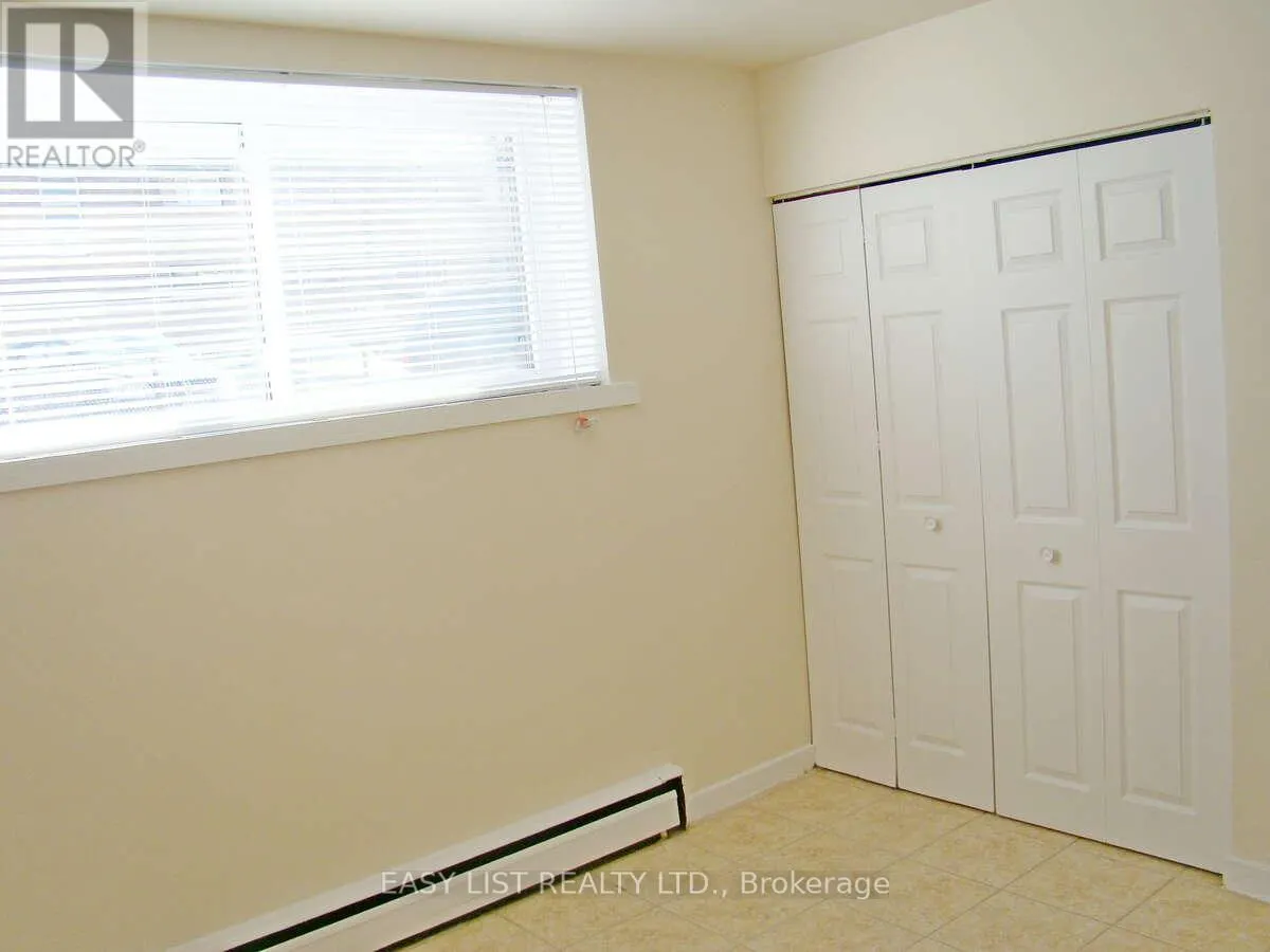 27 - 8650 WYANDOTTE STREET E