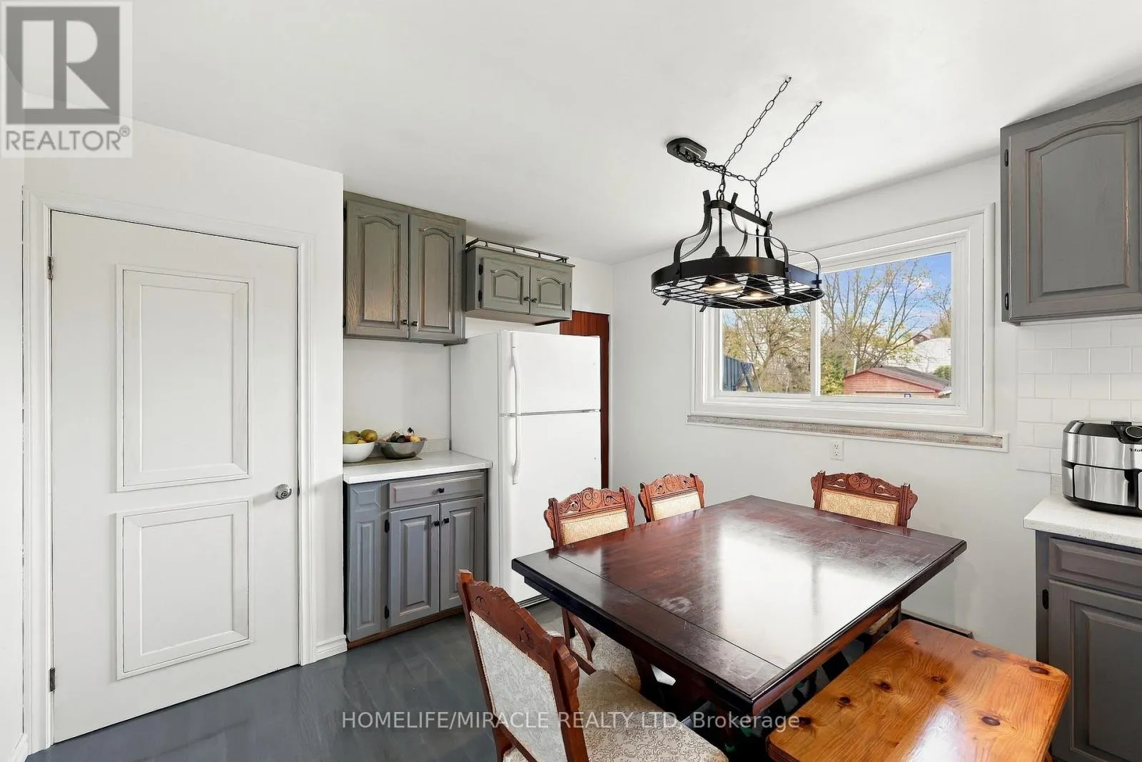 3752 FAIRGROUND ROAD