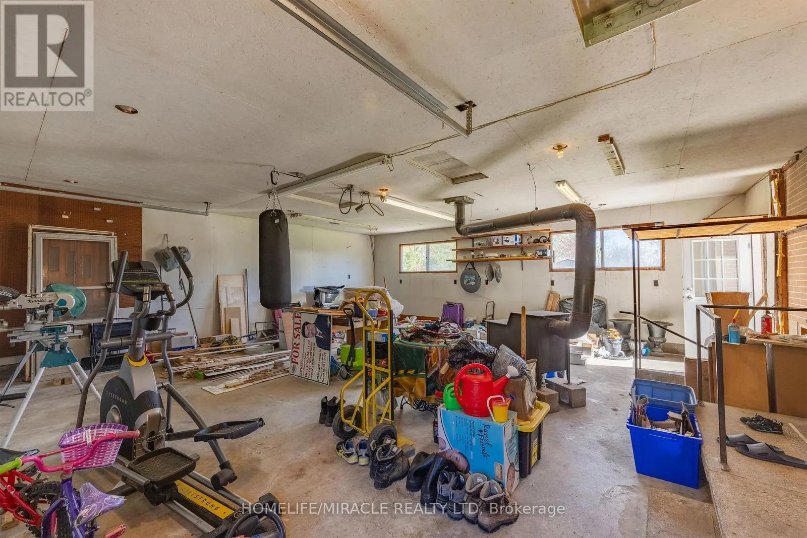 3752 FAIRGROUND ROAD