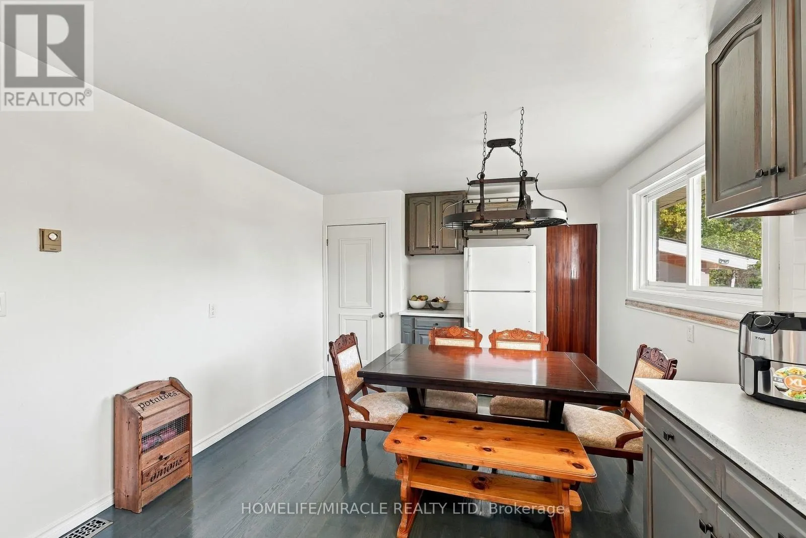 3752 FAIRGROUND ROAD