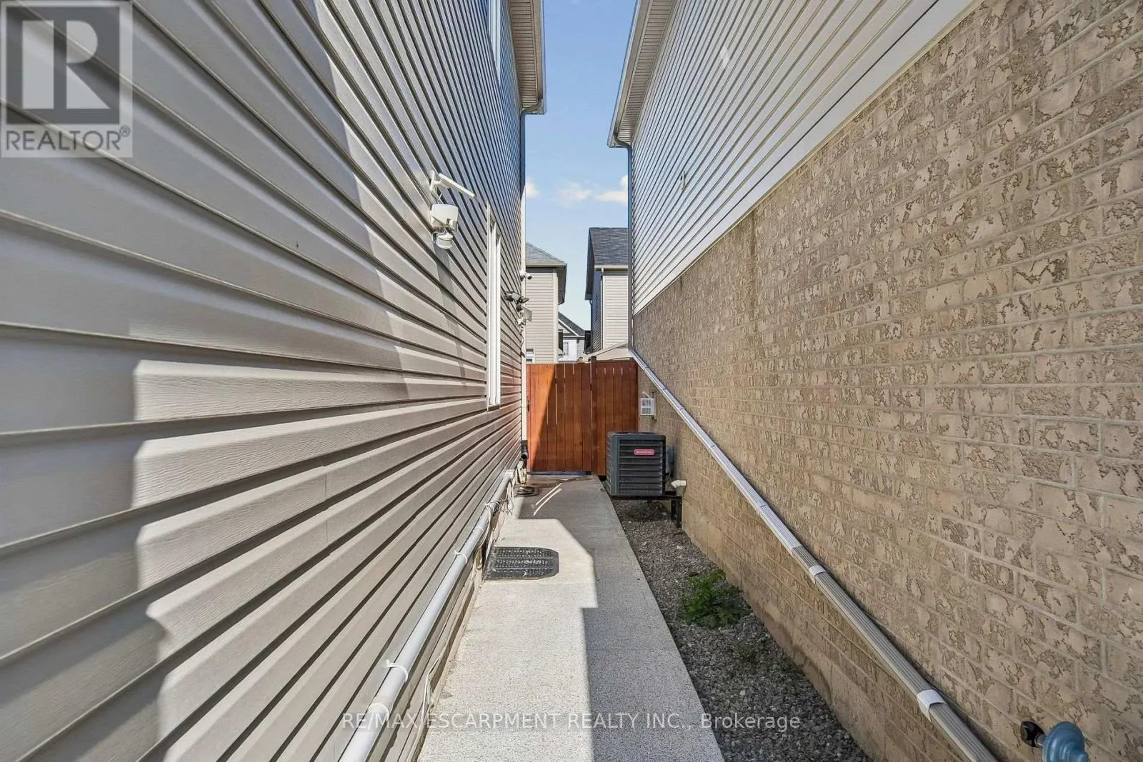 16 ALEXANDRA DRIVE