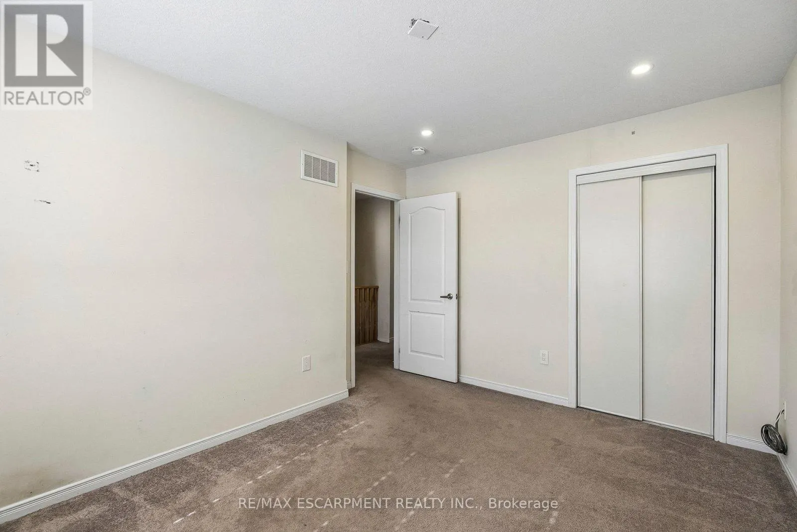16 ALEXANDRA DRIVE