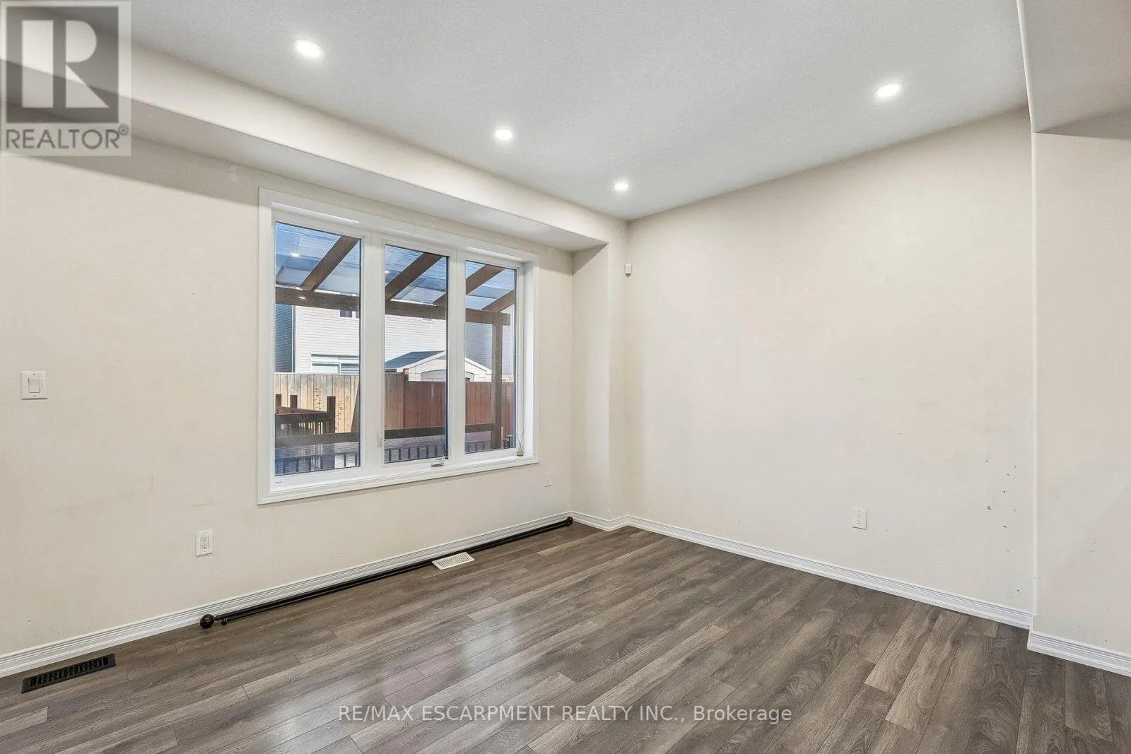 16 ALEXANDRA DRIVE