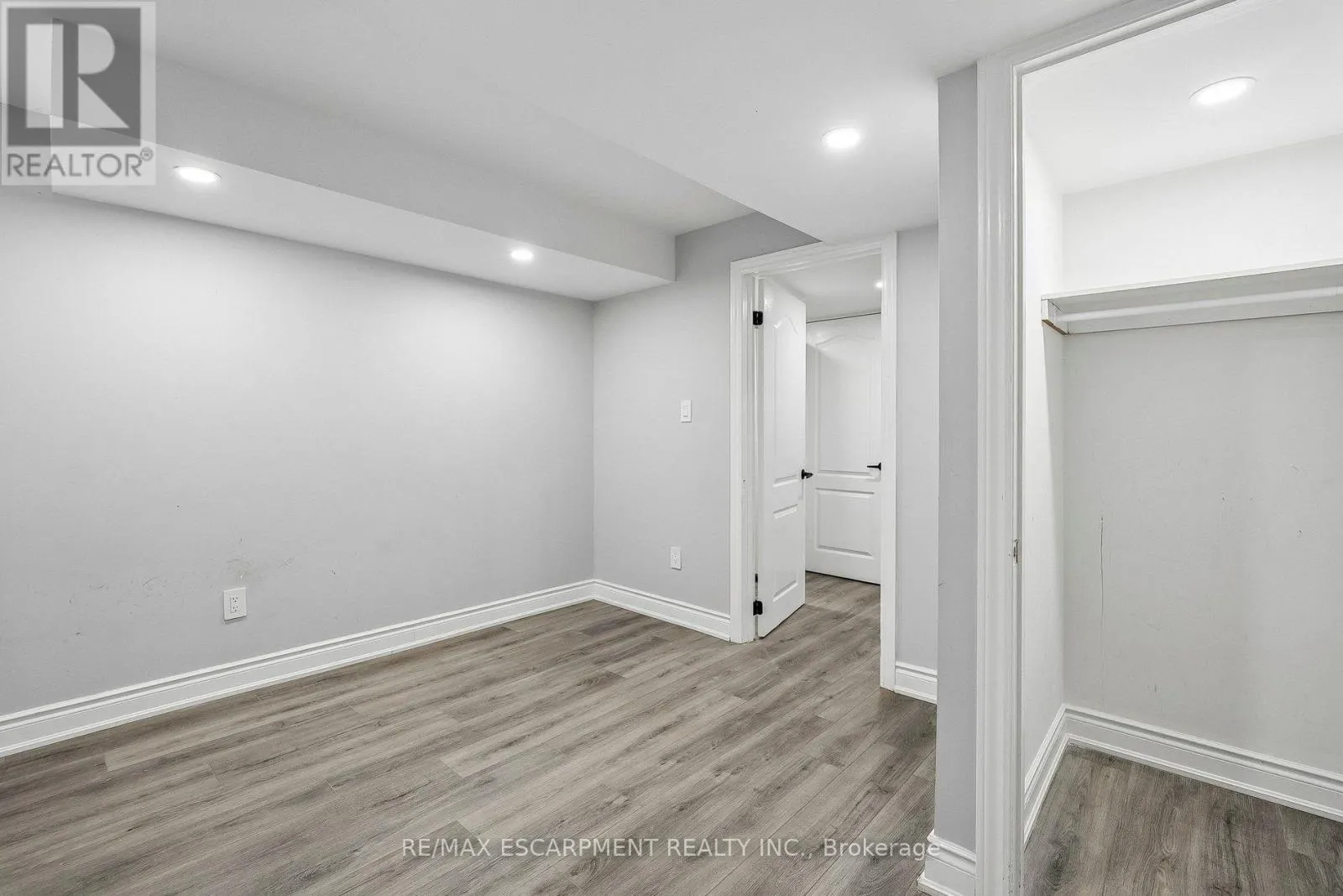 16 ALEXANDRA DRIVE