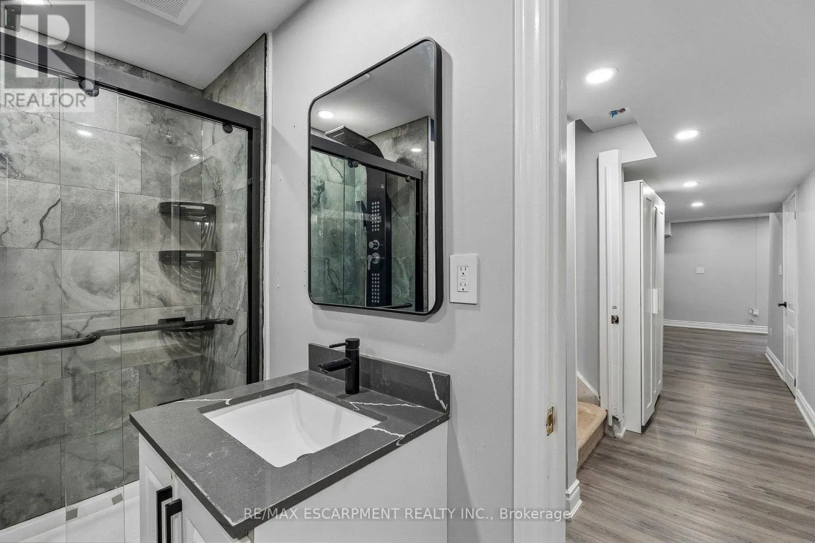 16 ALEXANDRA DRIVE