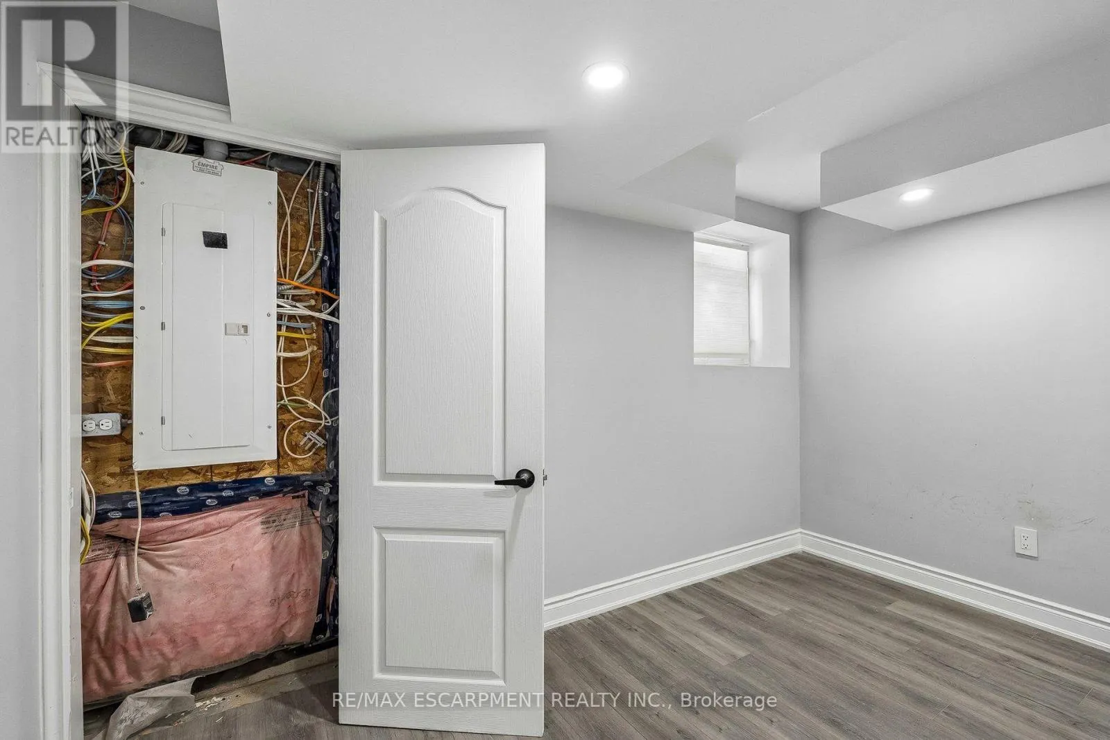 16 ALEXANDRA DRIVE