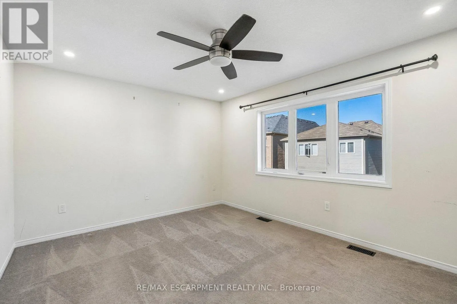 16 ALEXANDRA DRIVE