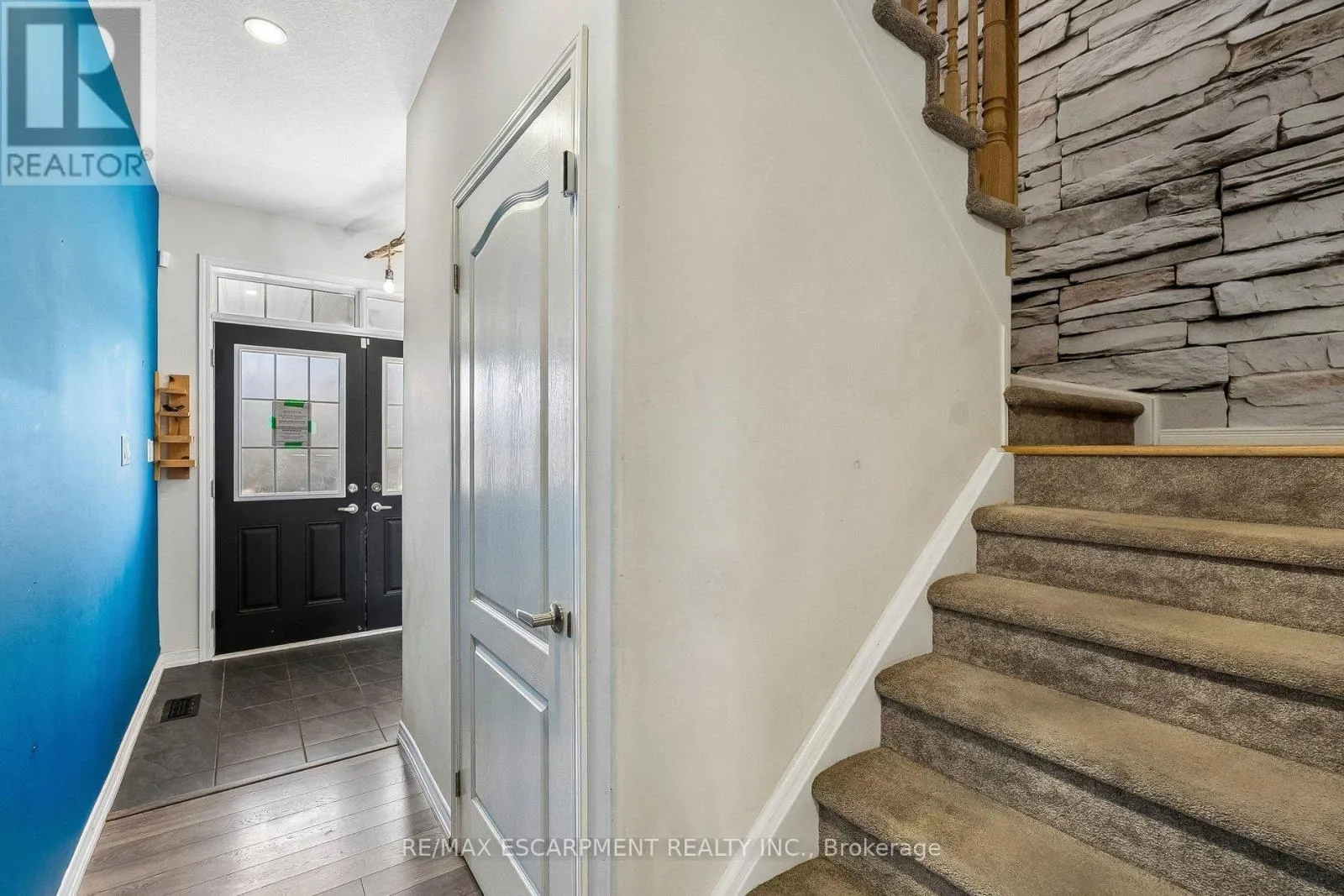 16 ALEXANDRA DRIVE