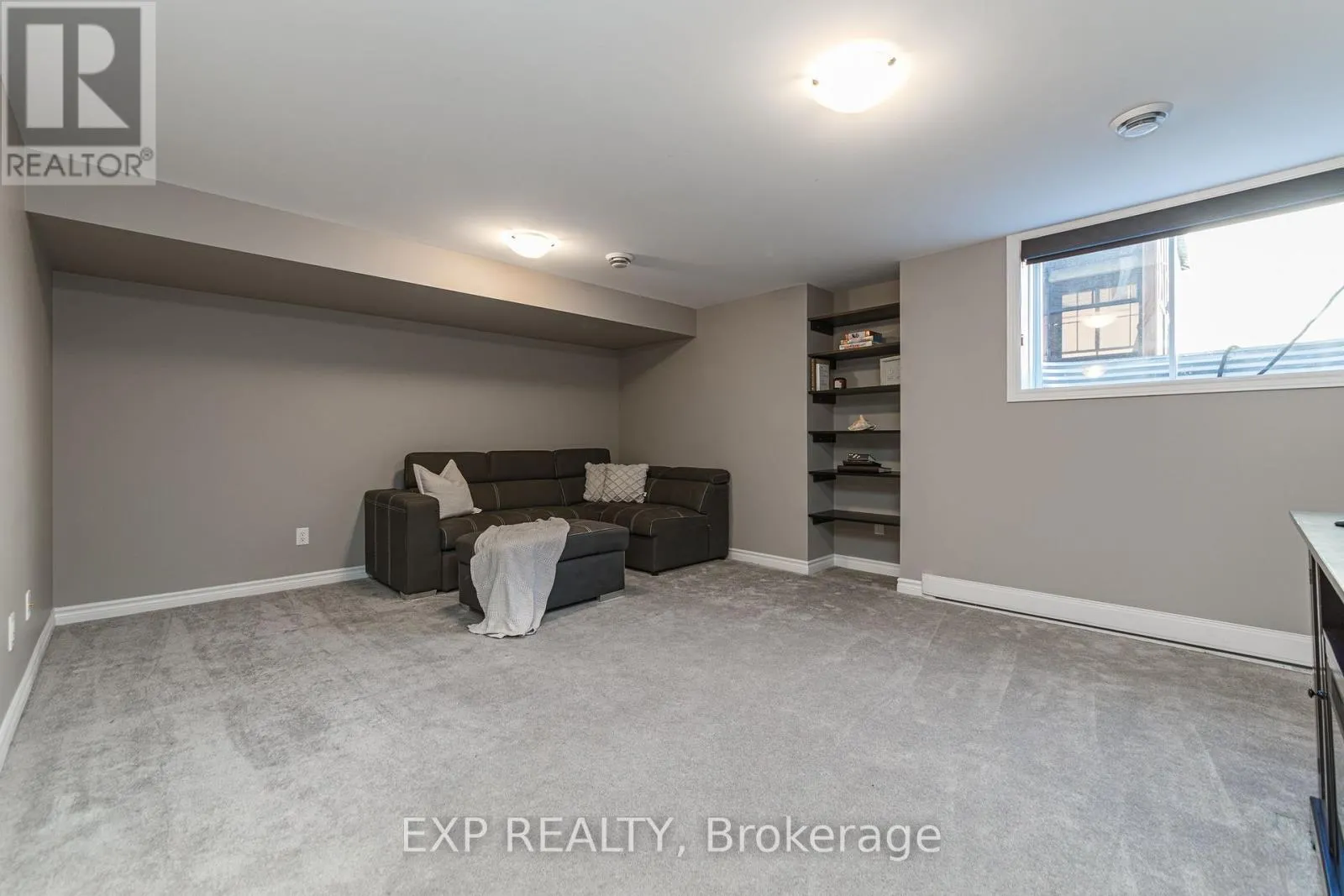811 LOOSESTRIFE WAY