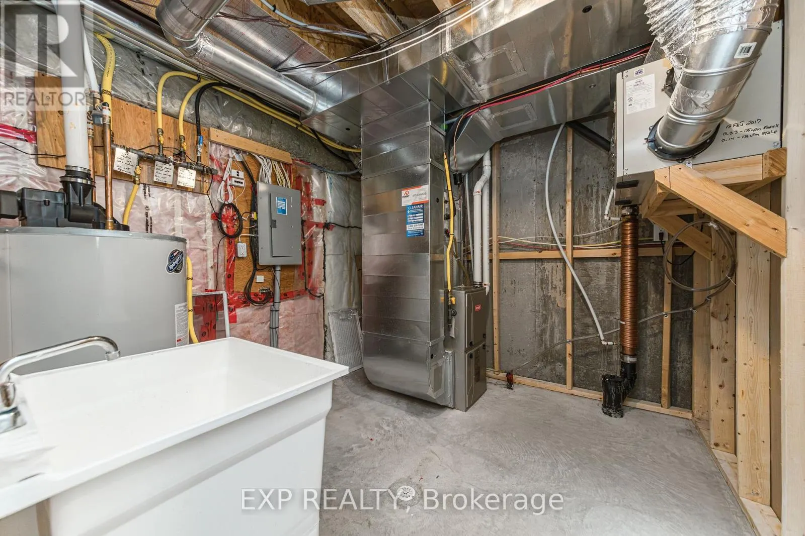 811 LOOSESTRIFE WAY