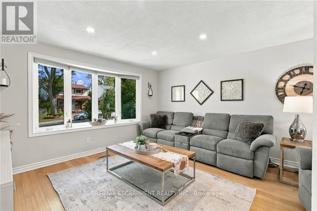 12 GLAMIS COURT