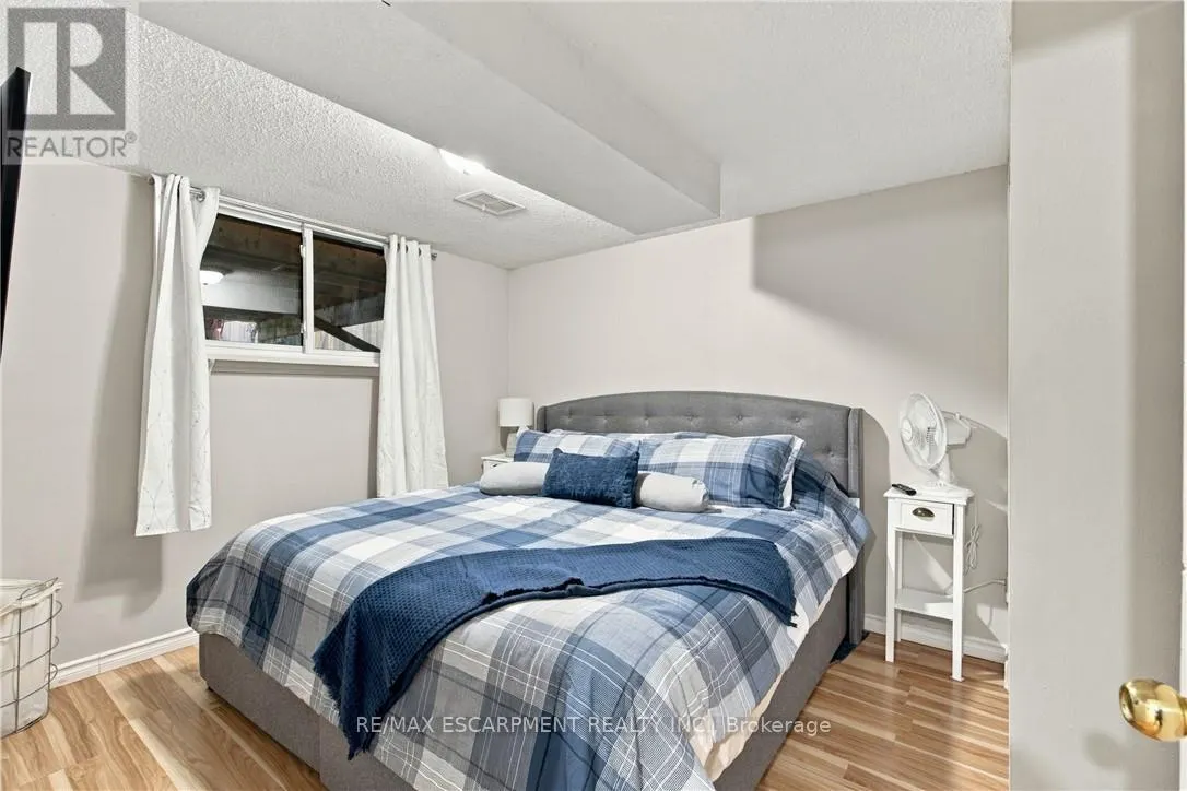 12 GLAMIS COURT