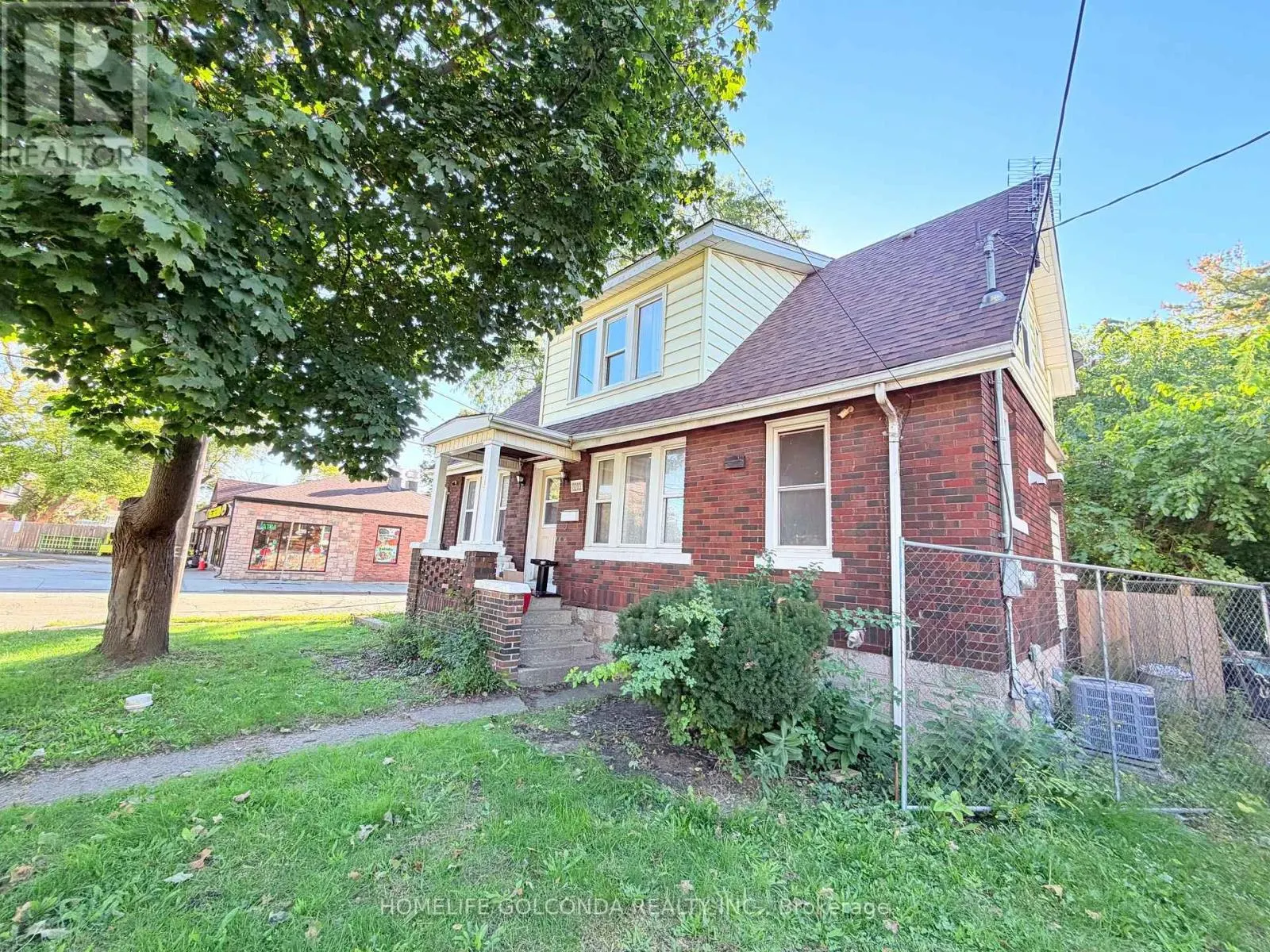 3203 LINWOOD PLACE