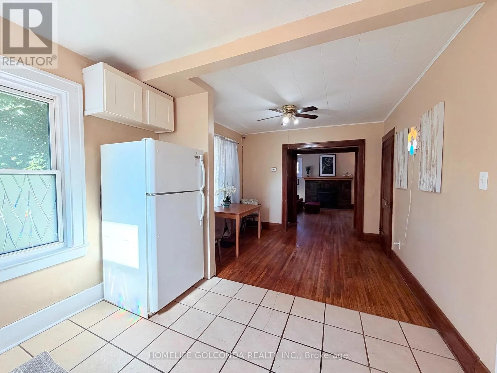 3203 LINWOOD PLACE