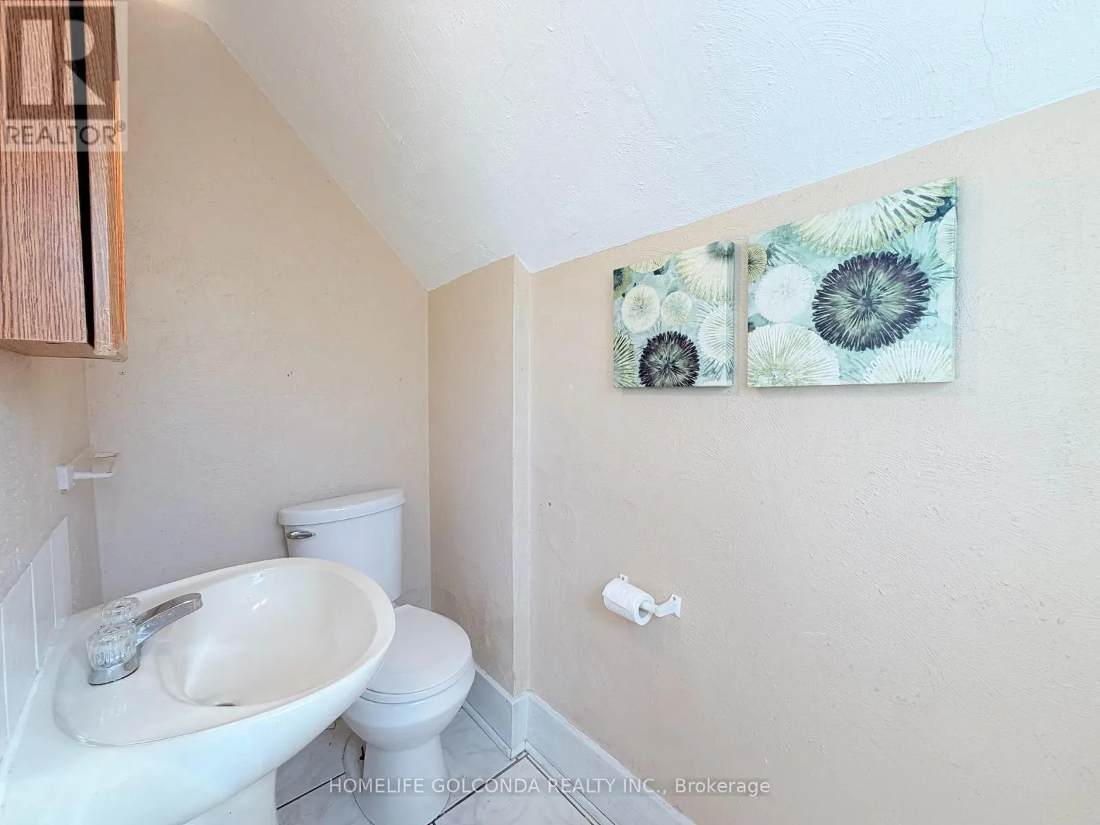 3203 LINWOOD PLACE