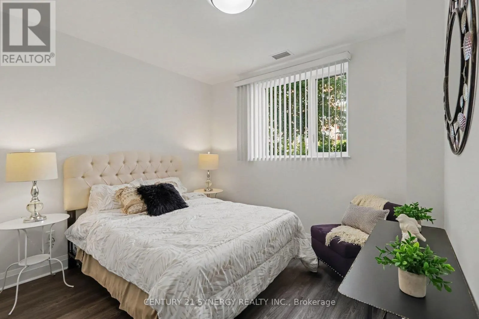 1D - 40 MCGILL STREET S