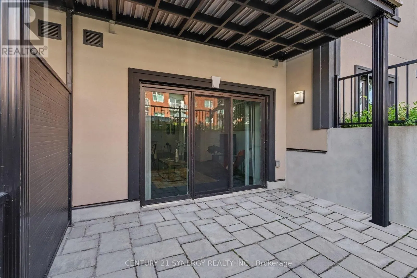 1D - 40 MCGILL STREET S