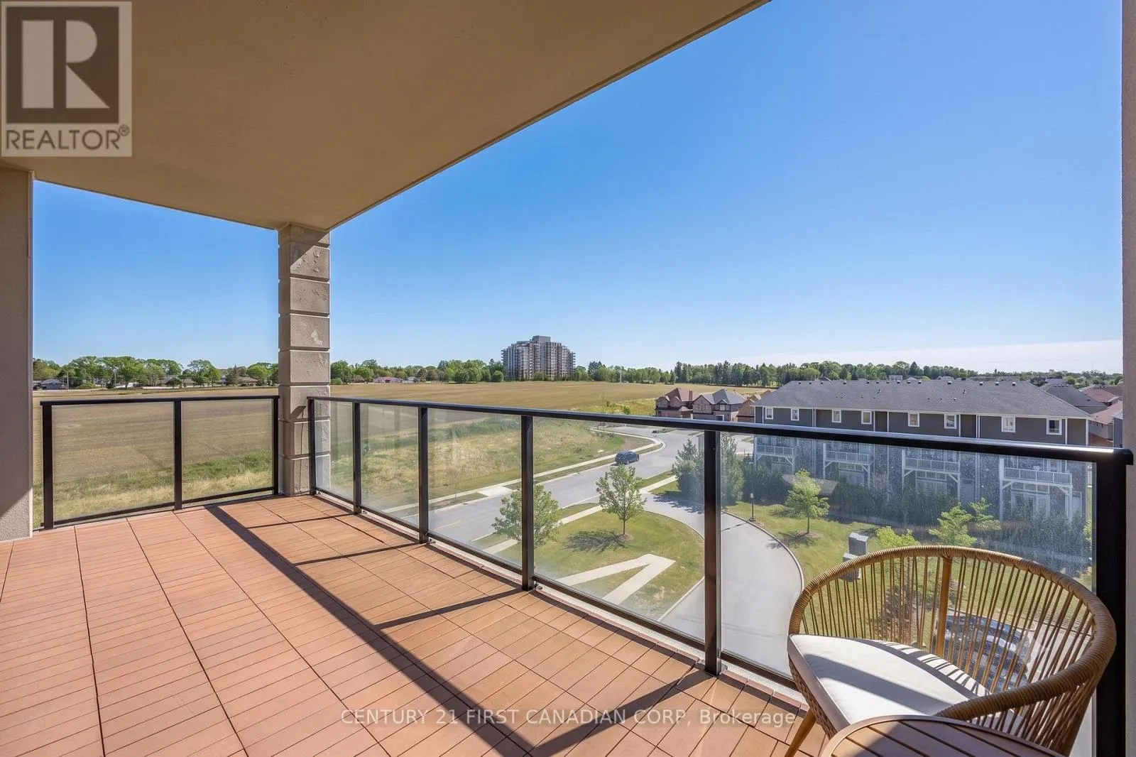 605 - 240 VILLAGE WALK BOULEVARD #605