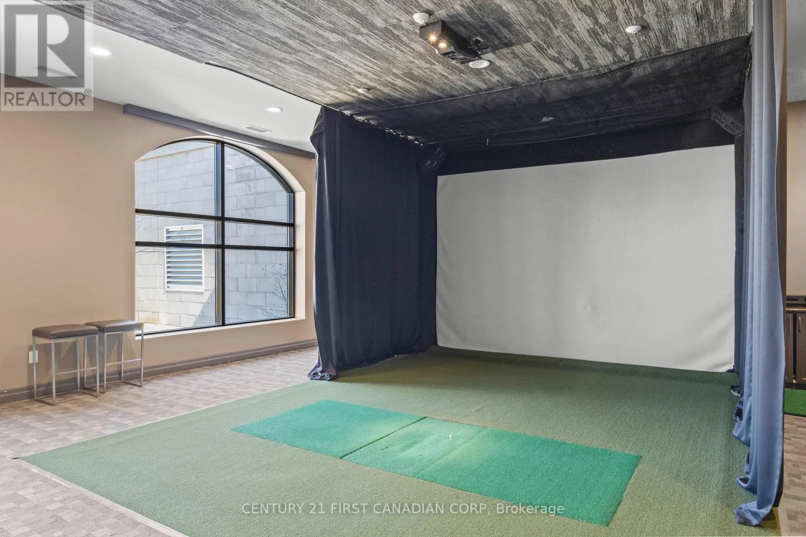 605 - 240 VILLAGE WALK BOULEVARD #605