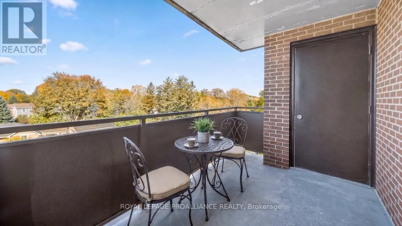 403 - 95 WINDSOR DRIVE