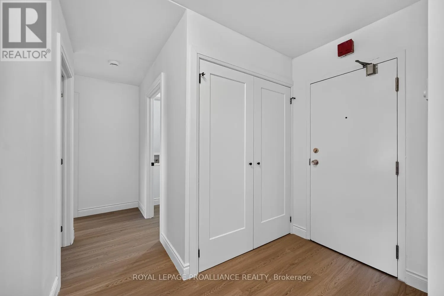 403 - 95 WINDSOR DRIVE