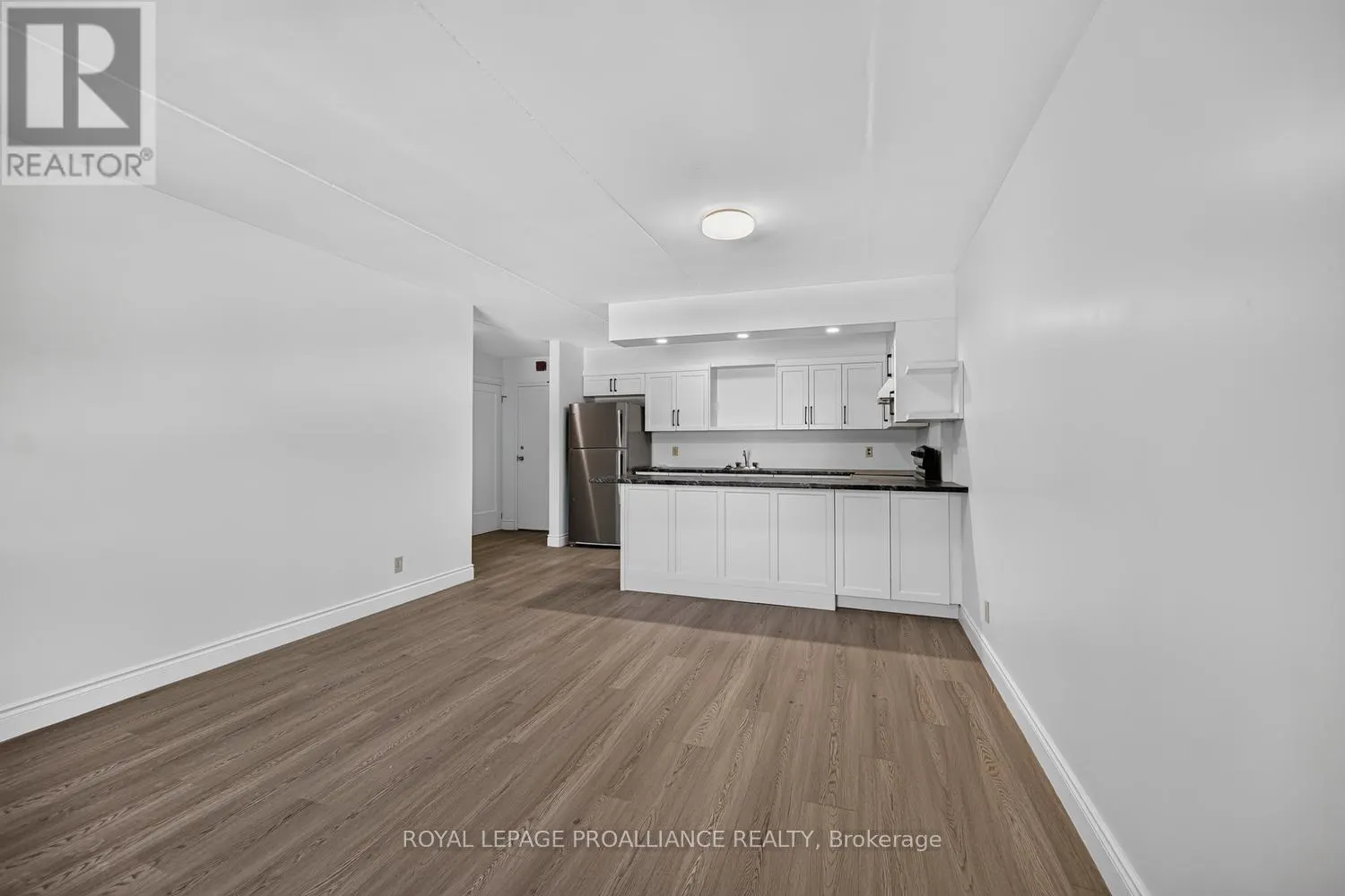 303 - 95 WINDSOR DRIVE