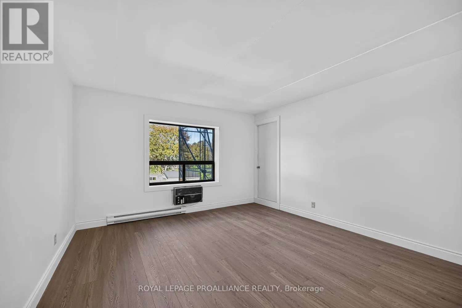 303 - 95 WINDSOR DRIVE