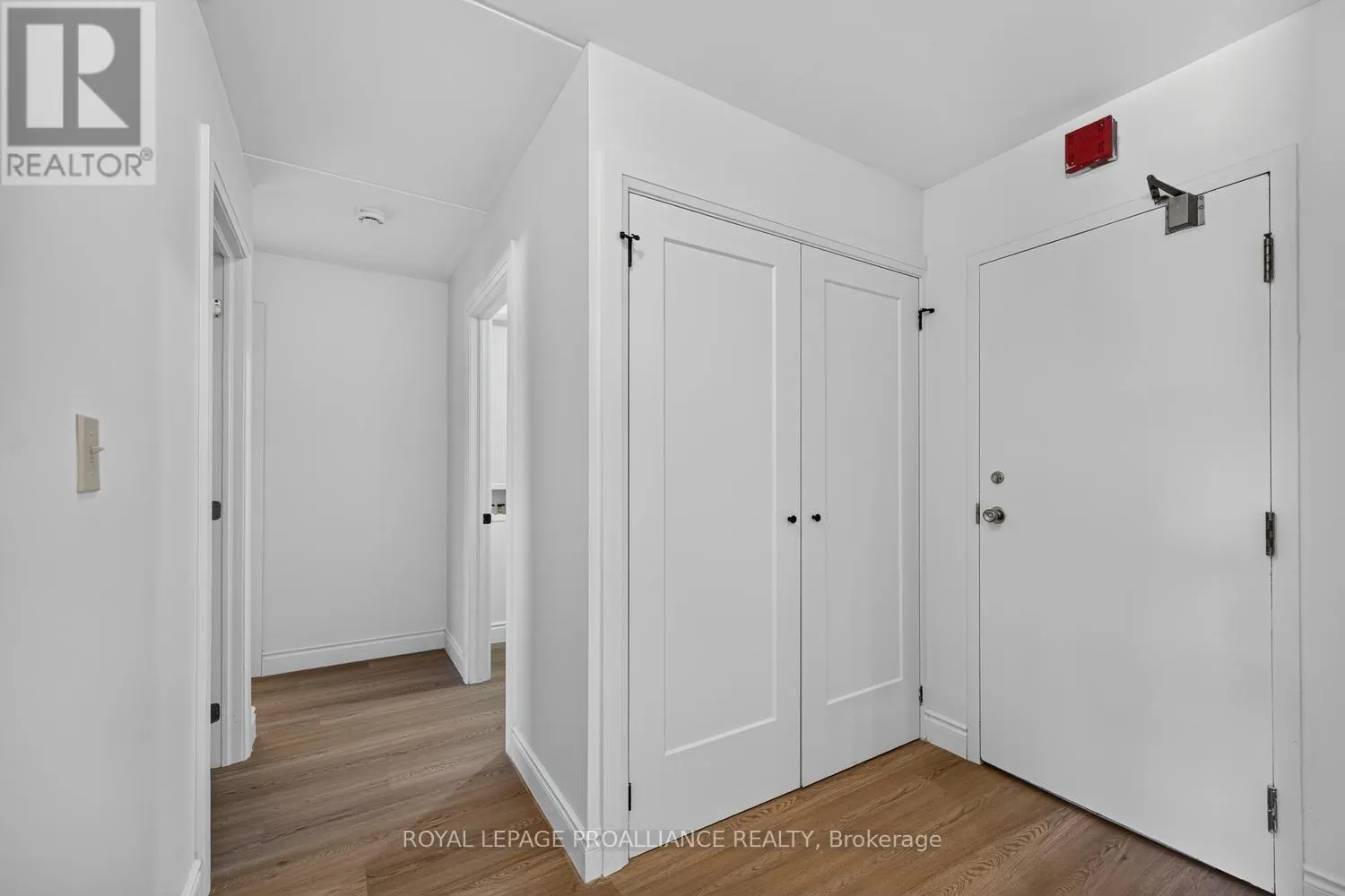 303 - 95 WINDSOR DRIVE