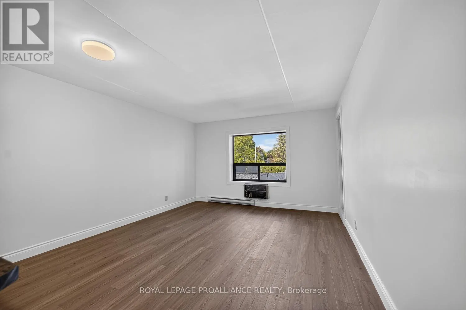 303 - 95 WINDSOR DRIVE