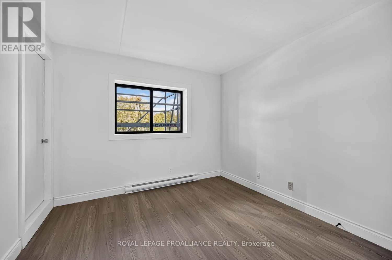 303 - 95 WINDSOR DRIVE