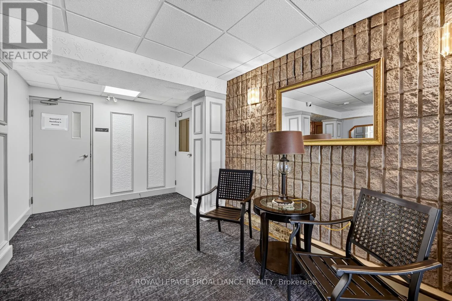 303 - 95 WINDSOR DRIVE