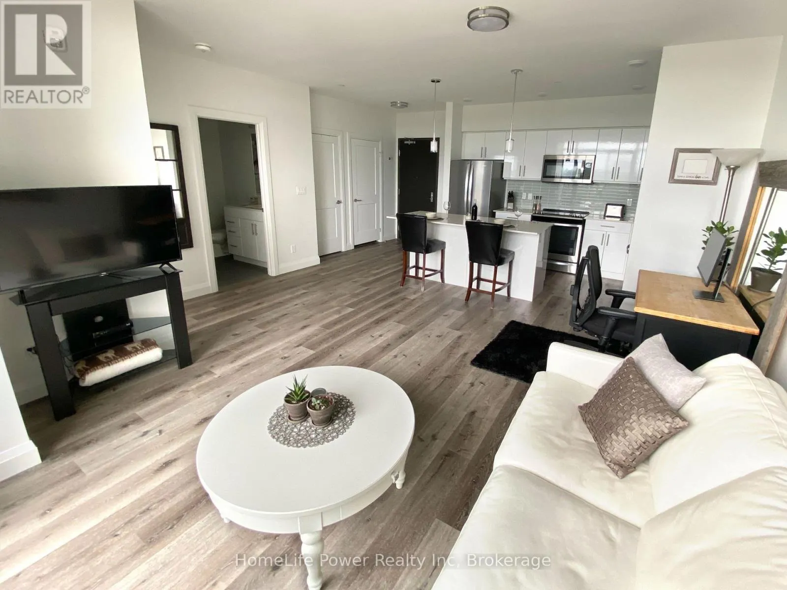 608 - 399 QUEEN STREET S #608
