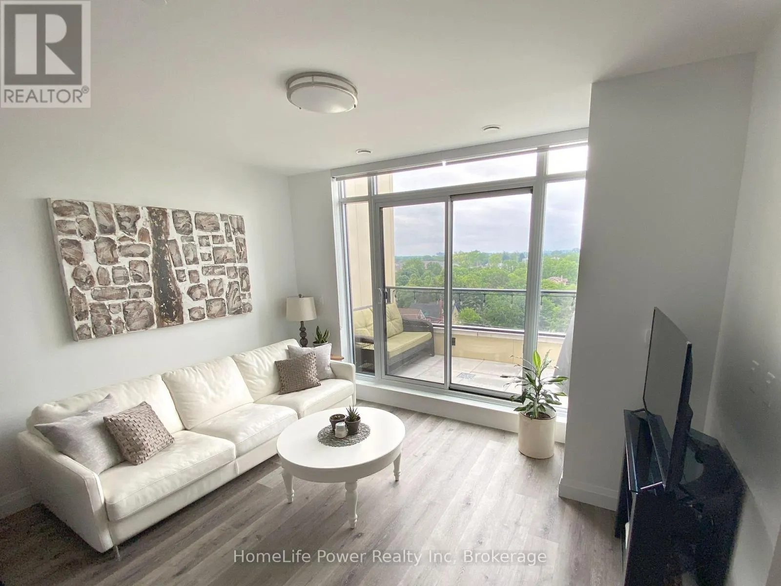 608 - 399 QUEEN STREET S #608
