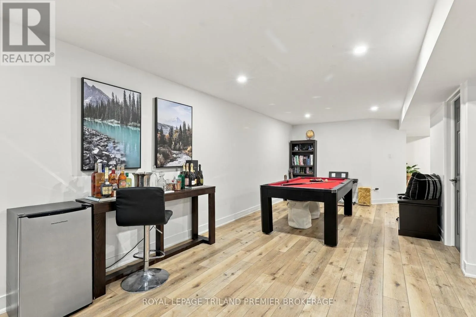 745 KLEINBURG DRIVE