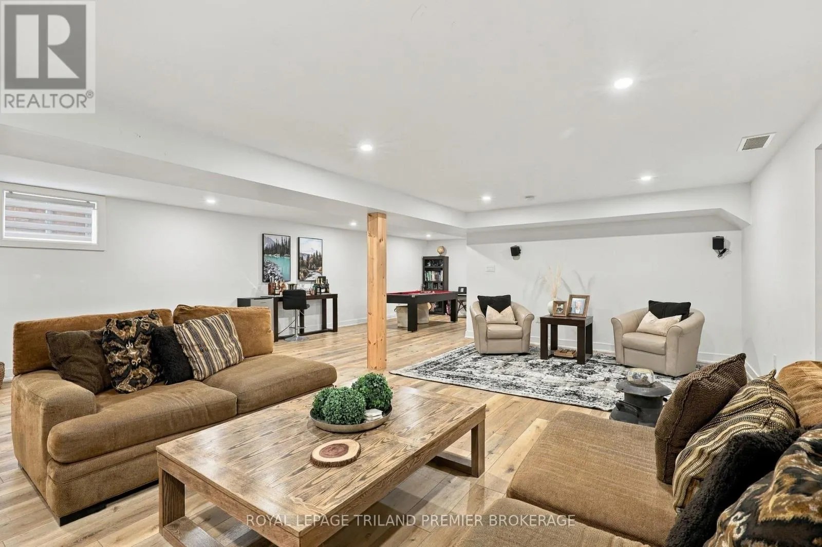 745 KLEINBURG DRIVE