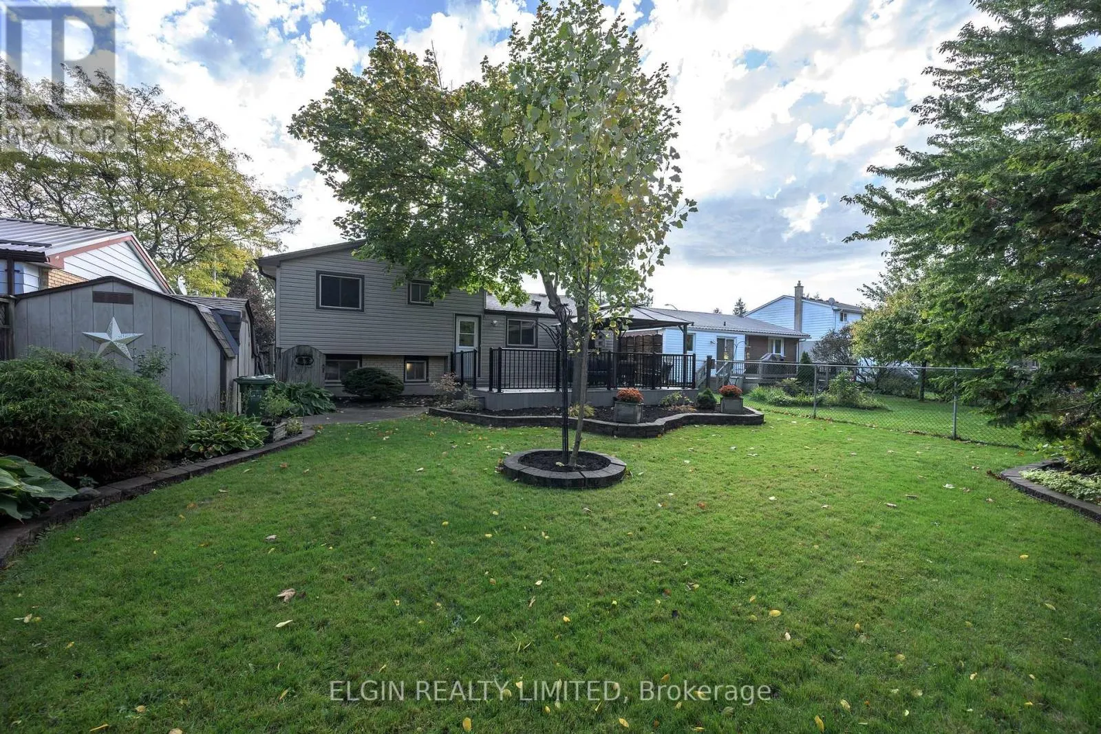 6 ALDBOROUGH AVENUE