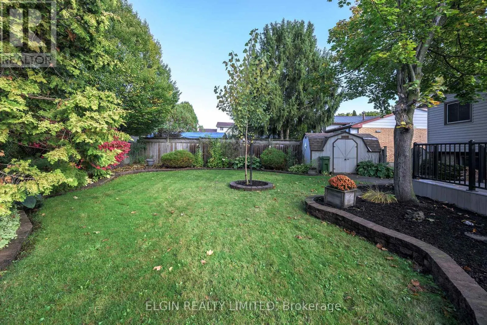 6 ALDBOROUGH AVENUE