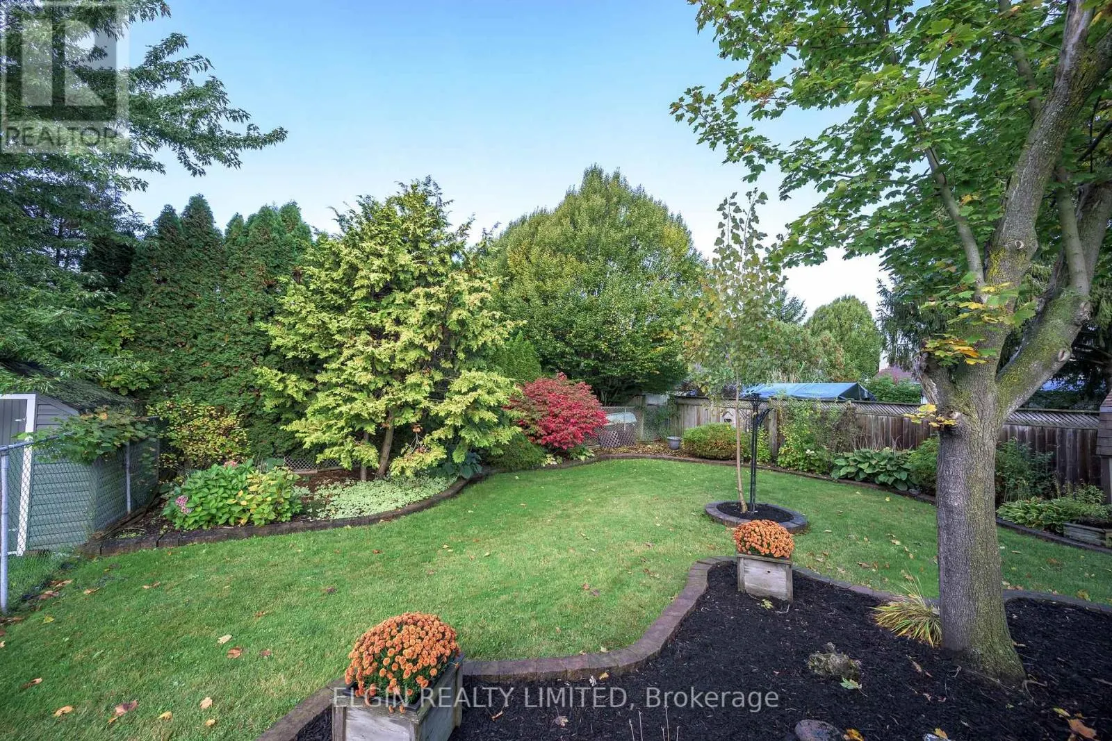 6 ALDBOROUGH AVENUE