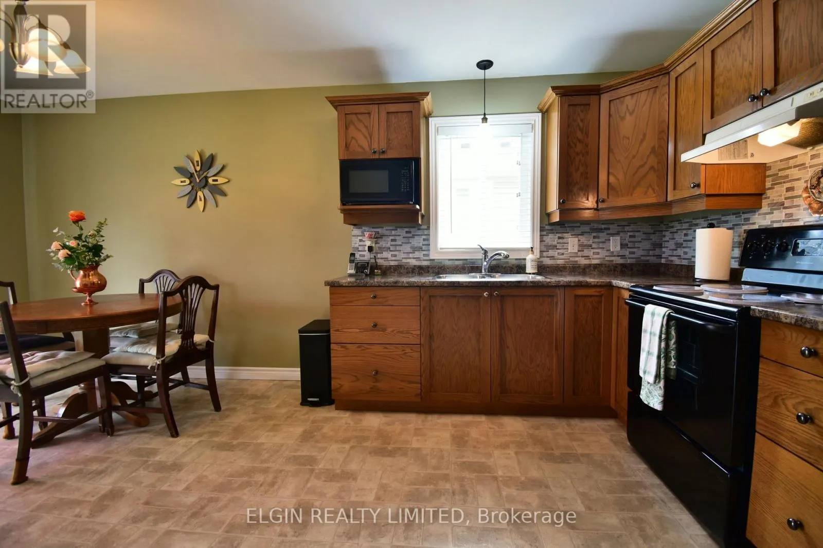 5 HAVENRIDGE COURT