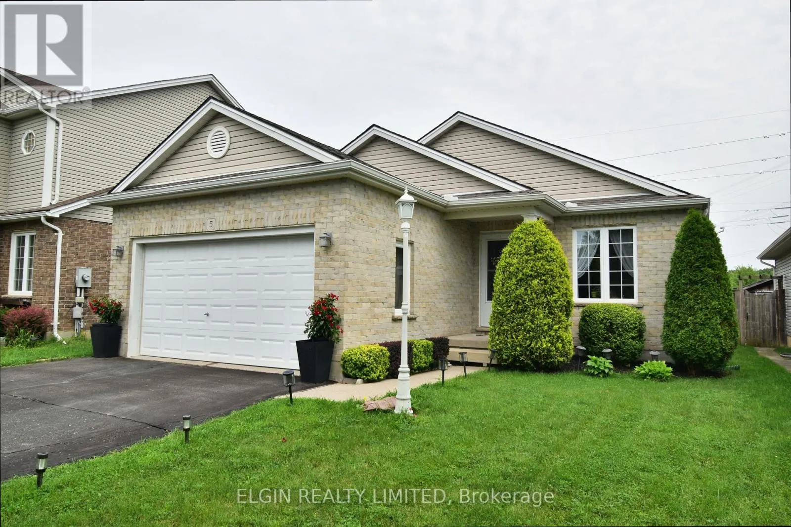 5 HAVENRIDGE COURT