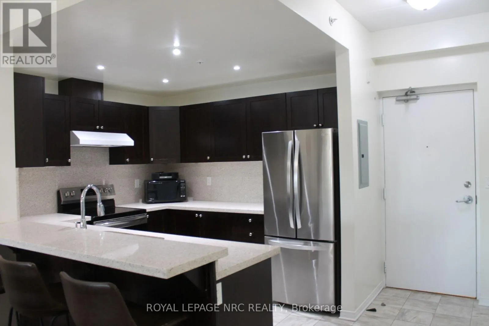 301 - 16 SULLIVAN AVENUE #301