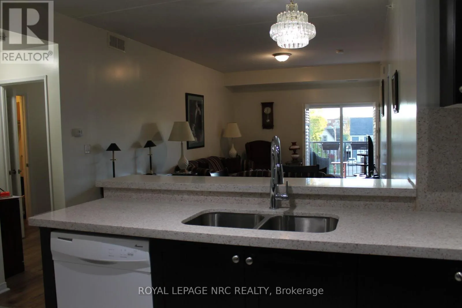 301 - 16 SULLIVAN AVENUE #301