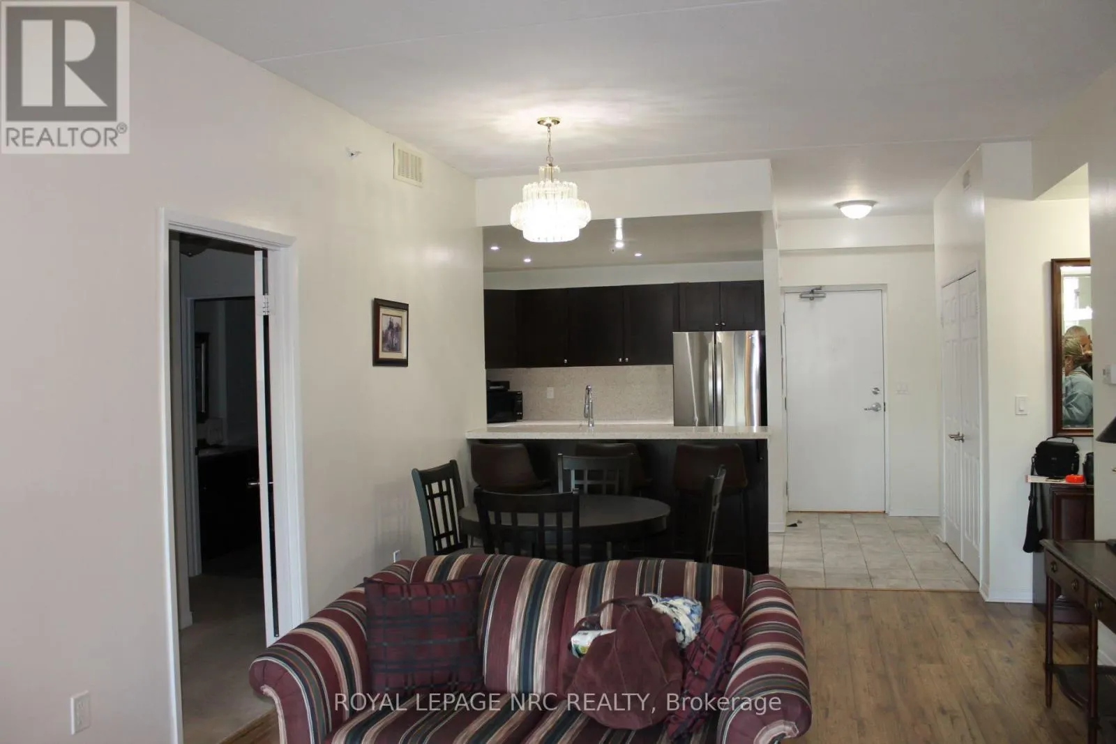 301 - 16 SULLIVAN AVENUE #301