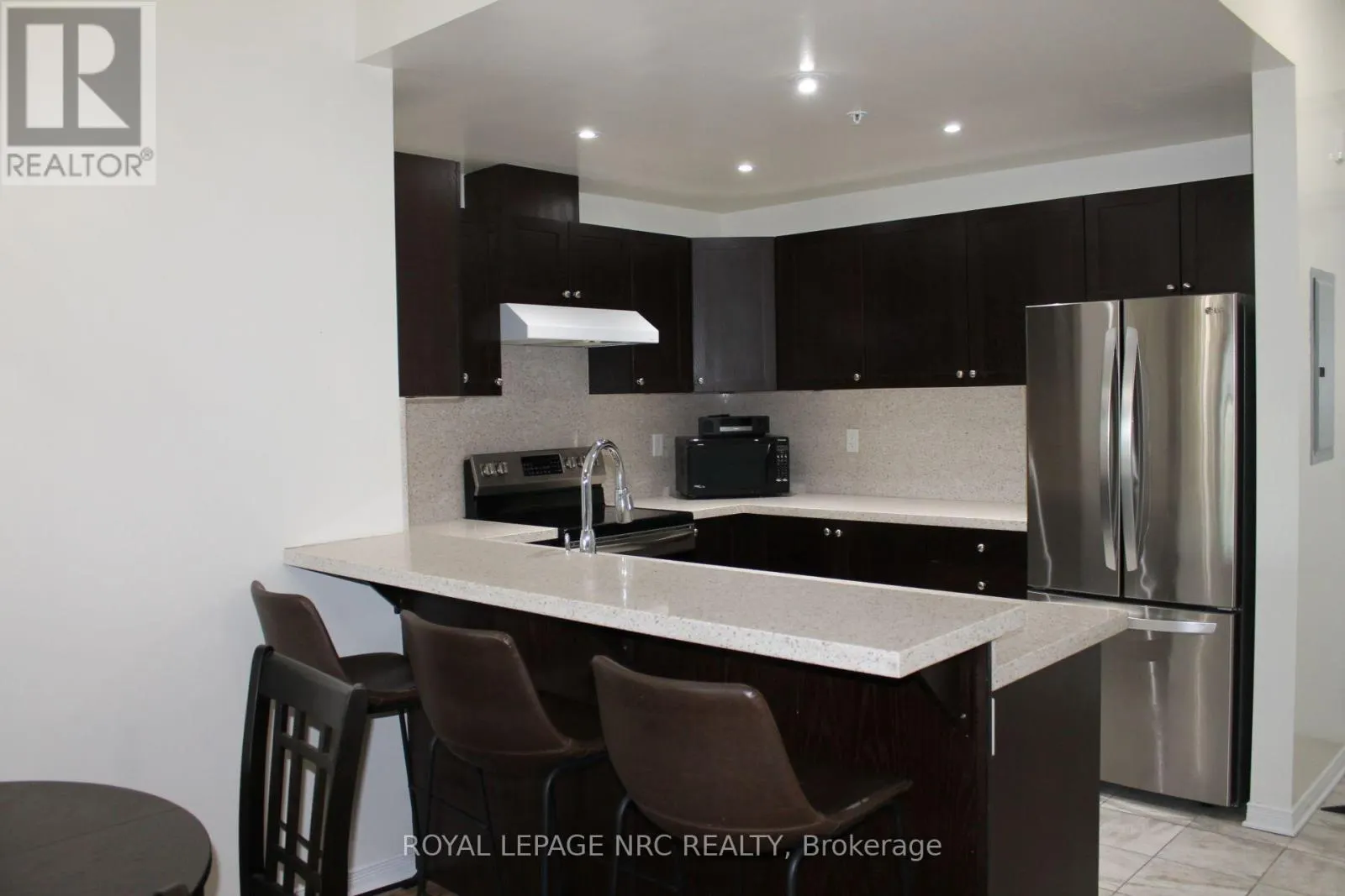301 - 16 SULLIVAN AVENUE #301