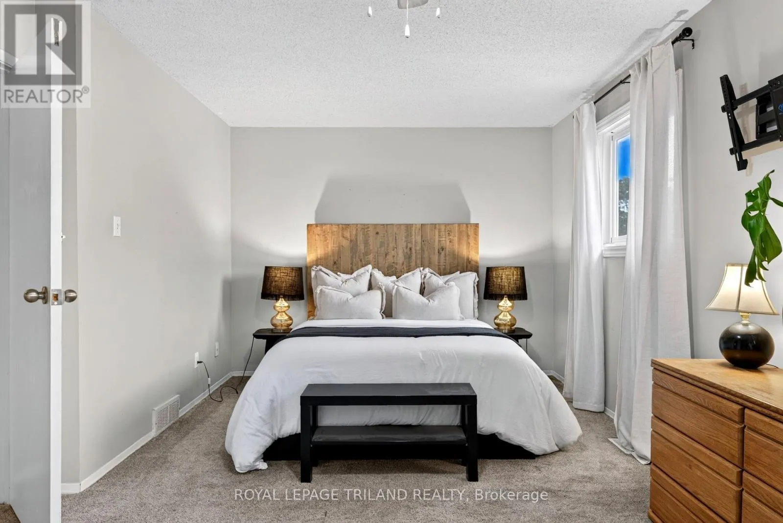 2 - 183 FERGUSON DRIVE #2