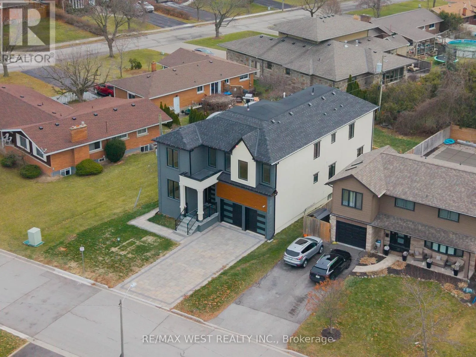 185 RIVERVIEW BOULEVARD
